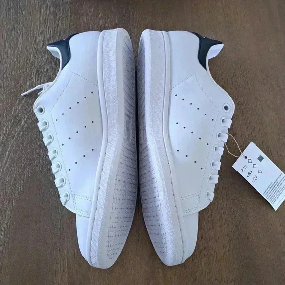 adidas Stan Smith Shoes - Color: White / Navy - Size: 7.5 - Picture 8 of 12